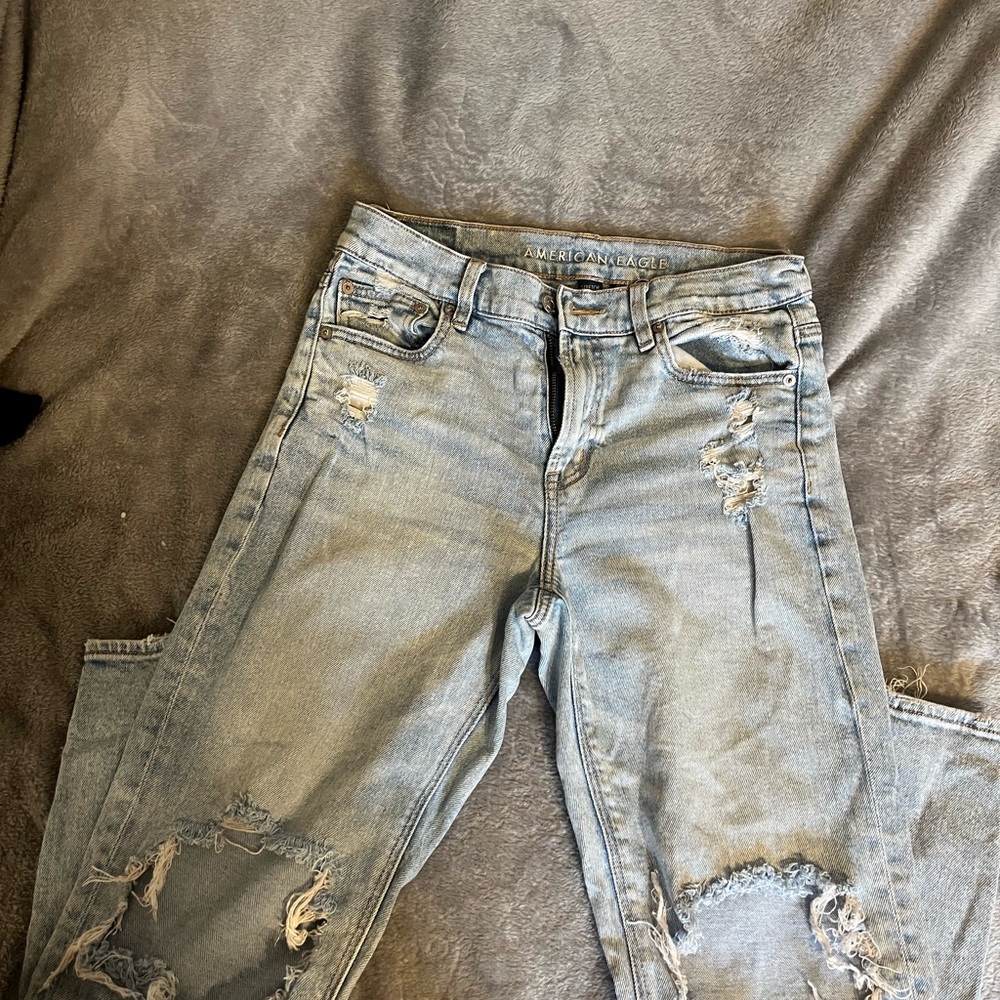 American Eagle Outfitters Women's Distressed Blue Jeans